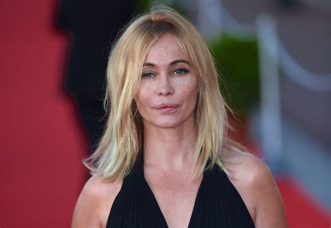 See more ideas about emmanuelle béart, french actress, actresses. Emmanuelle Béart répond aux violentes attaques sur son ...