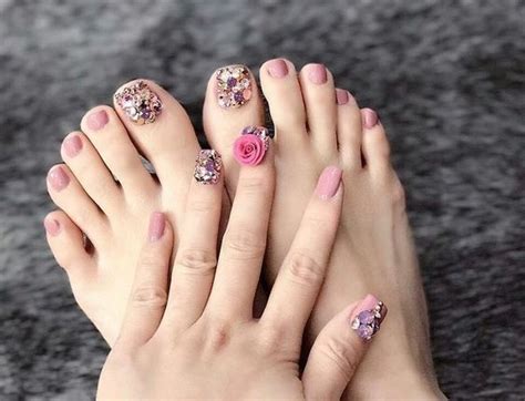 Diseño de uñas para pies flor en principiantes muy fácil flowers nail art nlc source link image from htt. Pedicure y diseños para uñas pies de moda | Tendencias 2019