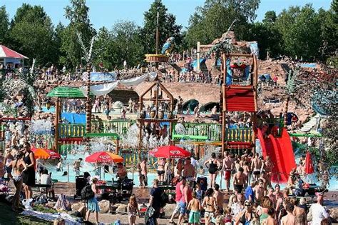 Skara sommarland ⭐ , sweden, västra götaland, skara: Fullt i badet ;-) - Bild från Skara Sommarland, Skara - Tripadvisor