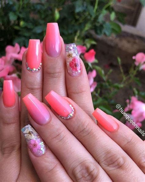 Mixed dried flowers 3d nail art diy nails decoration flower tips accessories diy. 51 Dried Flower Nail Art Designs | Flower nails, Nails ...