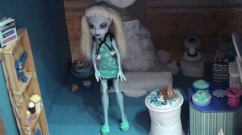 Doctor de oído vestir monster high con vestidos modernos monster high: Mi nuevo canal y mi casa de Monster High - YouTube