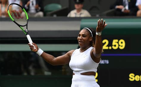 Serena williams beim aufschlag in wimbledon in der vergangenen woche. Serena Williams: Jeder achte Mann denkt, er könne einen ...