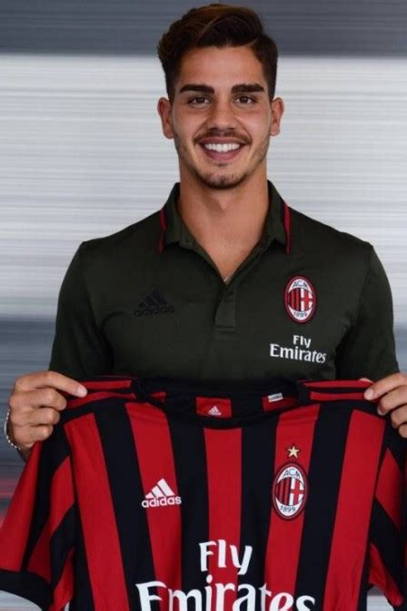 André miguel valente da silva (european portuguese: Deco compara André Silva, novo reforço do Milan, ao ...