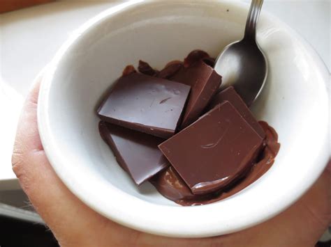 Come vi dicevo prima, il cioccolato bianco è più delicato e anche nel microonde deve essere trattato diversamente da quello fondente. Natural Passion & Other Creations: Come sciogliere il ...