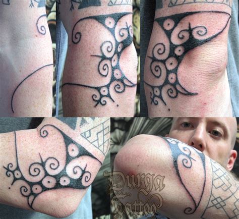 Kehidupan suku dayak memang mencuri banyak perhatian dunia luas. Custom Dayak Borneo tattoo - a photo on Flickriver