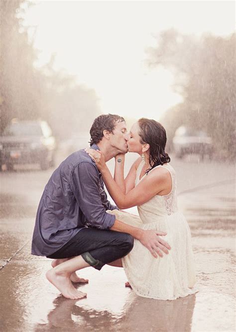 Find & download the most popular heart hug photos on freepik free for commercial use high quality images over 7 million stock photos. 35 Most Romantic Couples Photography In Rain | Great Inspire