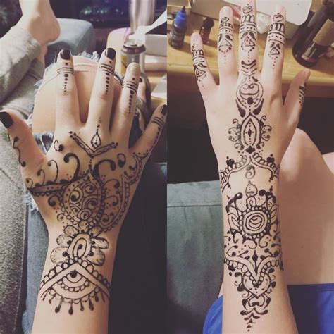 On the tattoo applicator, you'll notice the ink is a light blue shade. Practicing my henna skills using jagua gel that turns a ...