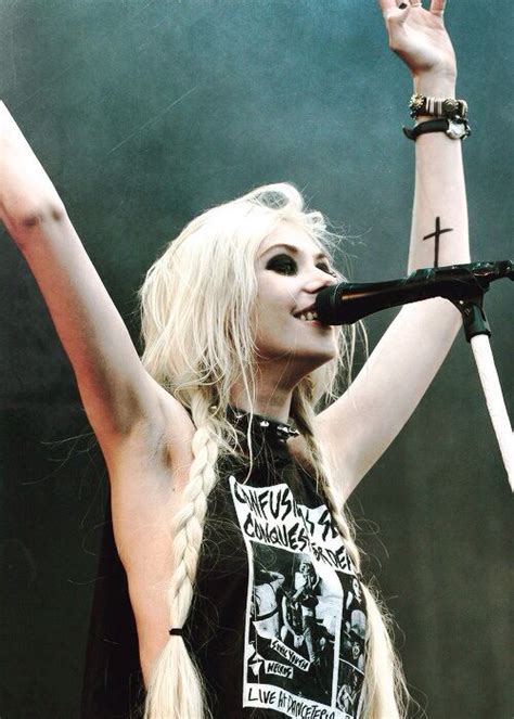 Taylor momsen toes taylor momsen makeup taylor momsen style taylor name tattoo taylor momsen piercings taylor momsen hairstyles reckless tattoo taylor momsen guitar taylor. Pin on Bands