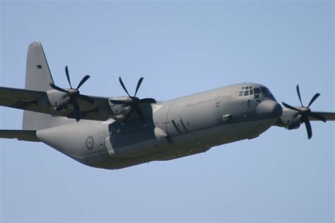 It isn't a show horse. AviationsMilitaires.net — Lockheed-Martin C-130J-30 Super ...