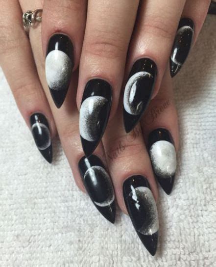 This shape has a softer point, comparing to stiletto nails the matte black color gives your nails an edgy appearance. 62 Popular and Stylish Almond Nails Designs - Page 30 ...