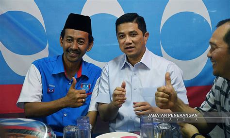 Fakulti ekonomi dan pengurusan 3/4. Pemilihan PKR: Azmin buat keputusan lepas PRK Sg Kandis