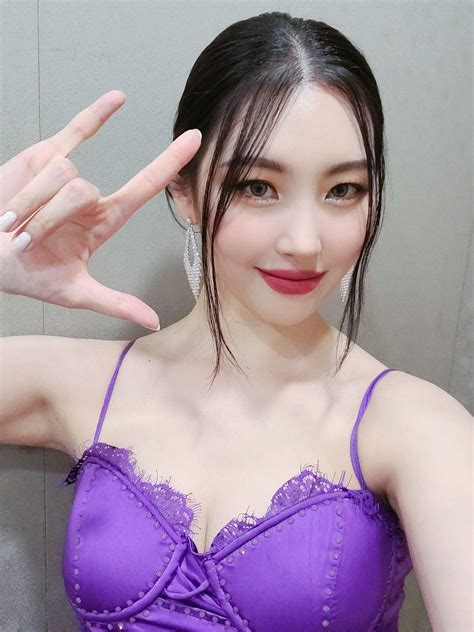 본업 멜로로 또 한번 리즈 갱신. 선미, 신곡 '보라빛 밤' 활동으로 리즈 갱신… '명불허전' 솔로퀸