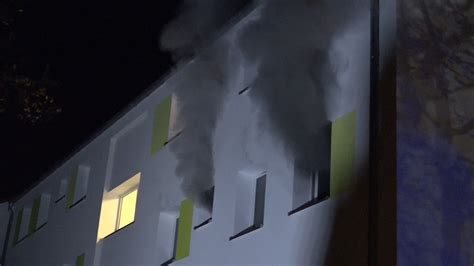 Derzeit 88 freie mietwohnungen in ganz osnabrück. NonstopNews - Wohnung bei Feuer in Mehrfamilienhaus völlig ...