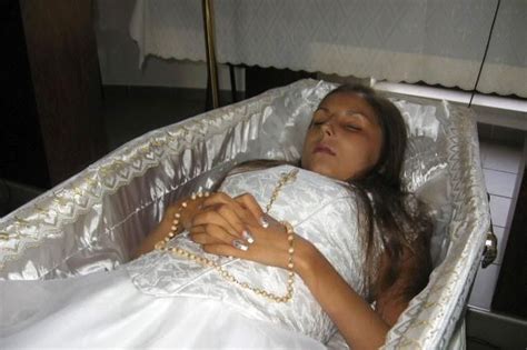 Woman shares pictures of her opium addict sister in a coffin. Martina in her open casket. | Dead bride, Casket, Post mortem