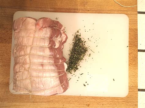 Unitele alla carne verso la fine della cottura. Arista alle mele - Arrosto cotto in pentola per le feste ...