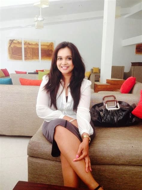 දීප්තිමත් නිරෝගී සමකට, දිදුලන ශක්තිමත් latest videos. Lankan Hot Actress Model Tv presenter Singer Pics photos ...