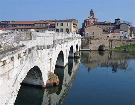 Sie ist heute ein zentrum des badetourismus. Rimini Die Stadt (Emilia Romagna, Italien) - küste Rimini ...