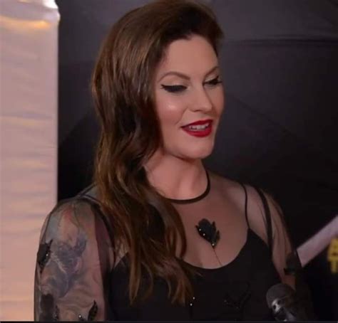 Dit keer is britt dekker de klos. Floor Jansen Forever 💖 Premios Gouden Televizier Ring 2020 ...