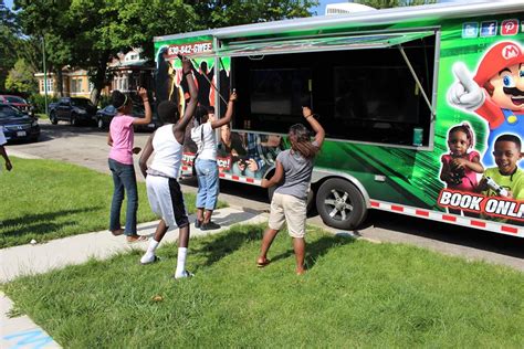 The party bus chicago limos are a great jackknife for team building and corporate luncheons. video-game-truck-party-in-chicago-022 - Gaming Wherever ...