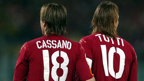 La roma debutta nella seconda fase incassando altri tre gol, lo stesso passivo subito a parma. Cassano: Keşke Totti'yi dinleseydim - Eurosport