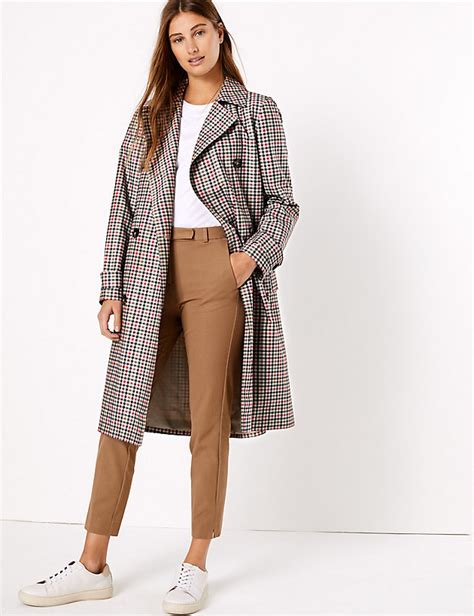 This $119 marks and spencer trench coat is an absolute classic and also comes in a range of other chic colours. Checked Double Breasted Trench Coat in 2020 | Coat, Double ...