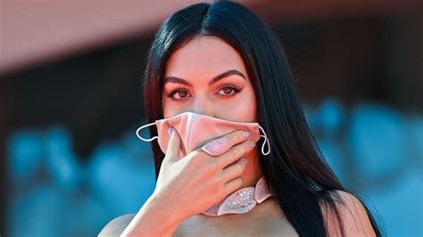 Pet najbogatijih žena fudbalera, georginina pozicija će vas iznenaditi. Georgina Rodriguez: 2021 inizia bollente con il suo CR7 -FOTO