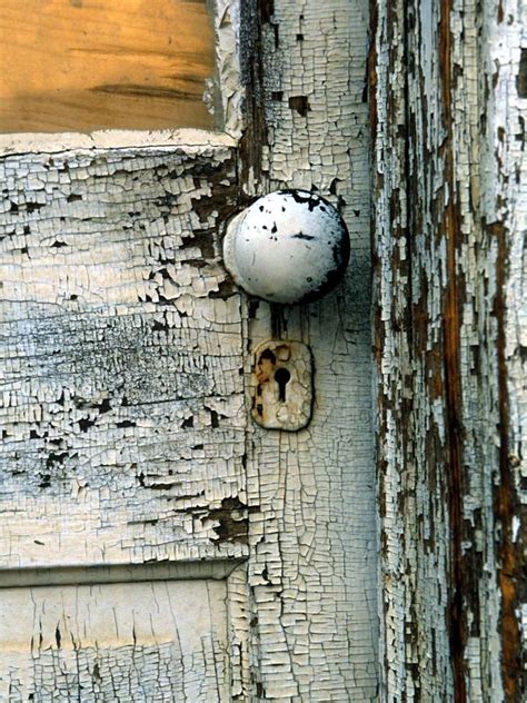 When your wooden door gets cold and dry, it can shrink which may cause the next, whip out your paintbrush and paint the door! cracked paint door knob keyhole photo - Slug photos at ...