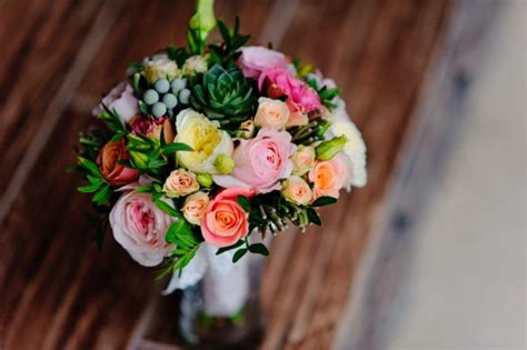 Erin rolfes of kroger says it was designed for simplicity: How Much Do Wedding Flowers Typically Cost? | HubPages