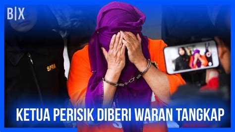 Dia (sajat) dimaklumkan tidak datang dan hakim mengeluarkan waran tangkap, katanya. MAHKAMAH KELUAR WARAN TANGKAP KEPADA BEKAS KETUA PERISIK ...