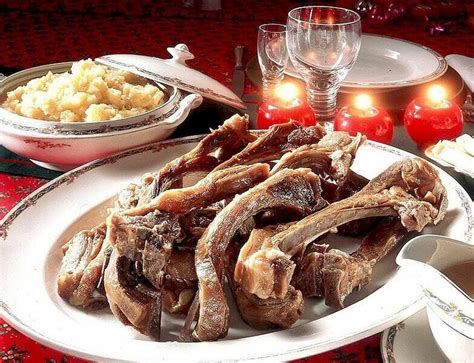 Several pork specialties are made such as flick, which is pork (usually the leg) in aspic dish, and pork stew. Non Traditional Christmas Lunch - Families gather for traditional christmas dinner. - Zeus Wallpaper