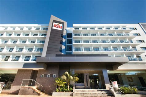 Maybe you would like to learn more about one of these? Hotel Riu Bravo - Hôtel à Mallorca - RIU Hotels & Resorts