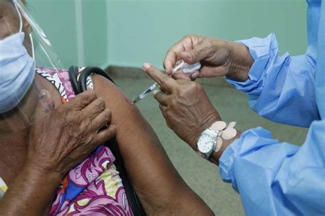 Dinamarca se convierte en el primer país del mundo en descartarla por mientras tanto, esas vacunas se conservarán almacenadas. Panamá negocia para traer vacuna de AstraZeneca y otras ...