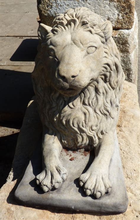 Finden auch sie die passende löwenstatue aus stein für ihren garten und kaufen sie die passende figur für den garten. Löwenstatue liegend - Mittel | Historische Bauelemente ...