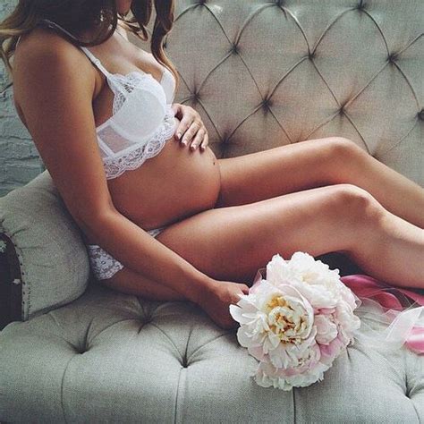Then an elegant journal is a perfect gift for her to jot down her thoughts and plan her things. 13 Valentine's Gifts for your Pregnant Wife