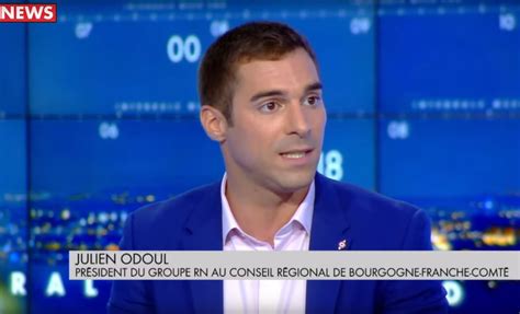 La vidéo de julien odoul, chef de file du rassemblement national dans l'yonne, victimes d'insultes homophobes. Entretien avec Julien Odoul: "Une accompagnatrice scolaire ...