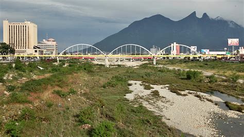 Continuó su trayectoria y se intensificó a categoría 4 antes de impactar tamaulipas el 16 de septiembre en la figura 2 se presenta el campo de velocidad de viento del huracán gilberto calculado con el modelo de amenaza de viento por huracán desarrollado por. Antes / Después del huracán Gilberto