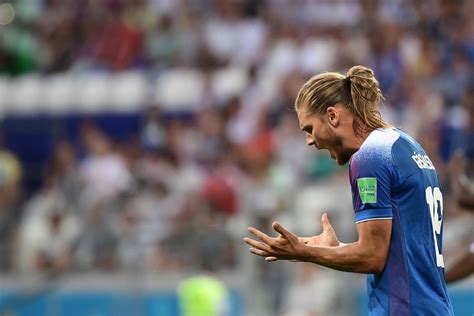Digital marketers understand the extent to which instagram followers can tip the scales of competition. WM 2018 in Russland: Rurik Gislason: Islands schöner ...