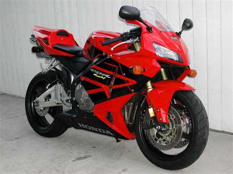 On long trips i feel comfortable at around 7k, at around 65mph. Honda CBR600RR - Wikiwand