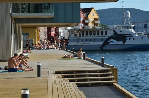 Located in the heart of sandviken, this hotel is 0.5 mi (0.8 km) from parkbadet aquatic center and within 12 mi (20 km) of hogbo golf club and mackmyra golf. Sandviken sjøfront - Smedsvig