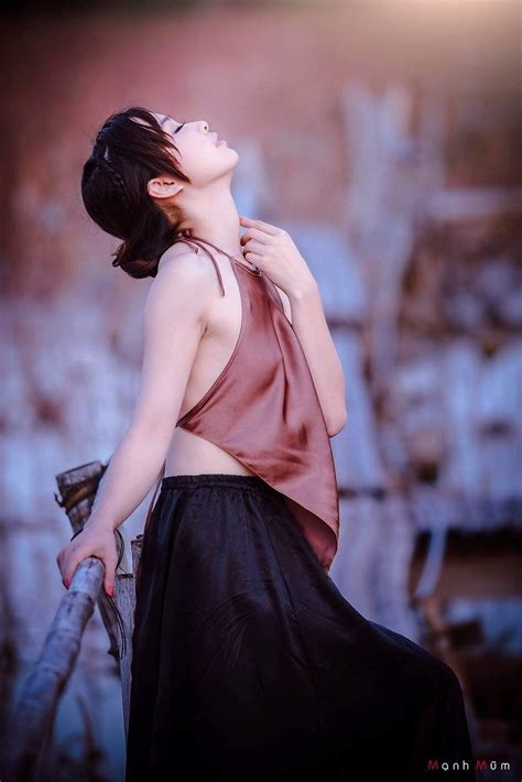 Video compiled by tvle pink silk halter necks have been worn and treasured by vietnamese women over the last century and are still considered an integral ao yêm is a shirt, half way between the classical shirt and the bra. Ao Yem | ベトナム 美人, ビューティー, 女性