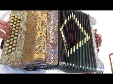 As a child, quim barreiros drank the musical teachings of the great minho tradition: Concertina - A cabritinha - Quim Barreiros - YouTube