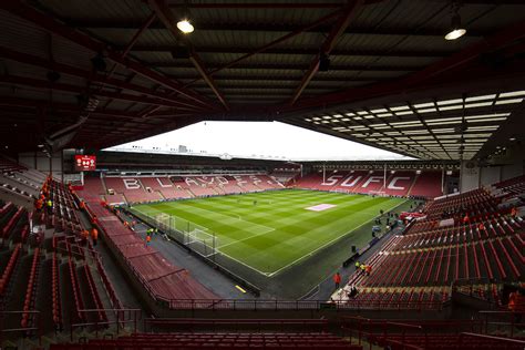 Arsenal faces southampton in a premier league match at st. How to watch Sheffield United vs Arsenal live stream ...