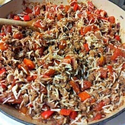 To the mashed potatoes, add a beaten egg, salt and pepper. Shepherd\'S Pie Recipes Using Can Beef With Juices 24 Oz ...