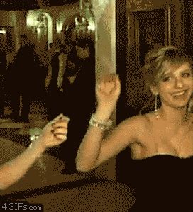 You can choose the most popular free wedding guests gifs to your phone or computer. 7 cosas que solo haces con pareja | The Idealist