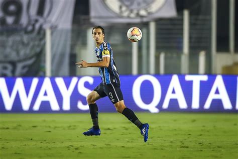 Jogadores do grêmio poderiam ter evitado incômodo desnecessário. Geromel lamenta início ruim do Grêmio contra o Santos ...