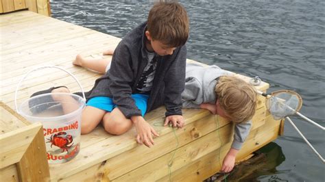 För gatubilder, flyt den mänsliga gestalten med musen för att se din. Kungshamn 2 m. från havet, (Lägenhet uthyres i Hovenäset ...