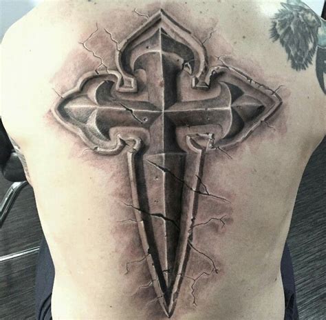 Seguro que alguna vez te has quedado pensando cuántos miles de personas han rezado antes que tú en esta iglesia. Pin de Osiris Washington en tattoos | Cruces tattoo ...