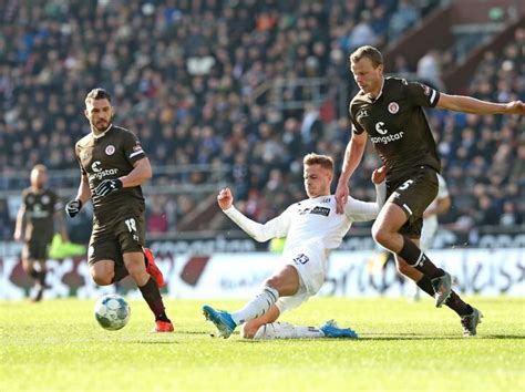 Latest on sheffield wednesday defender joost van aken including news, stats, videos, highlights and more on espn Liga-Neustart: St. Paulis Top-Sturm ist fit - und richtig ...