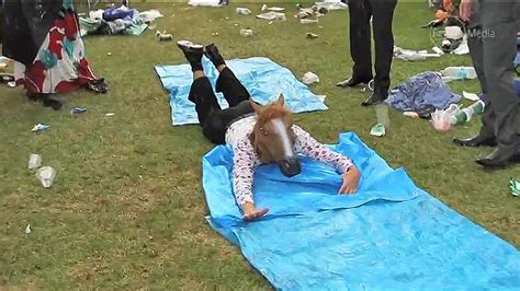 I'm almost 8k words into this fic and i just realised i no longer have any idea where it's going anymore help. Drunks Of The Melbourne Cup | lifewithoutandy