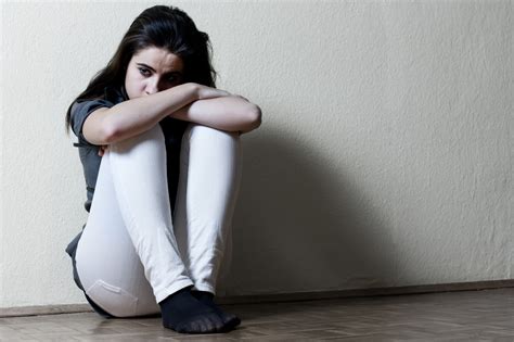 depressed teenage girl opt | Cirrus Medical Network